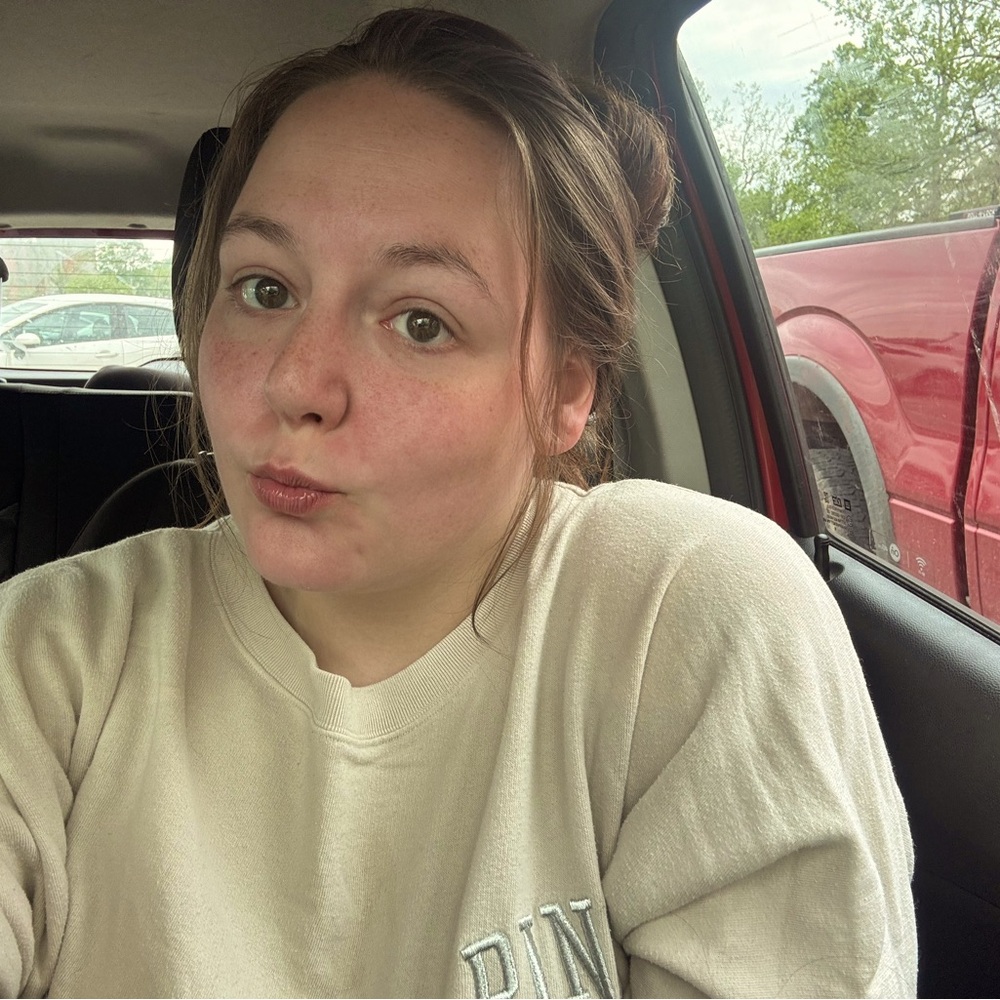 Meet your Posher, Ayla